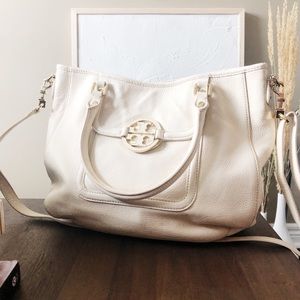 Tory Burch Amanda Classic Hobo Bag
